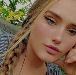 Meet your Posher, Anyssa